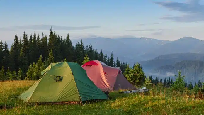 Reconnectez-vous avec la nature : les bienfaits du camping en plein air